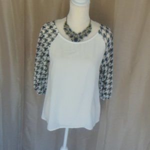 Buttoms Womens Blouse White and Black Medium